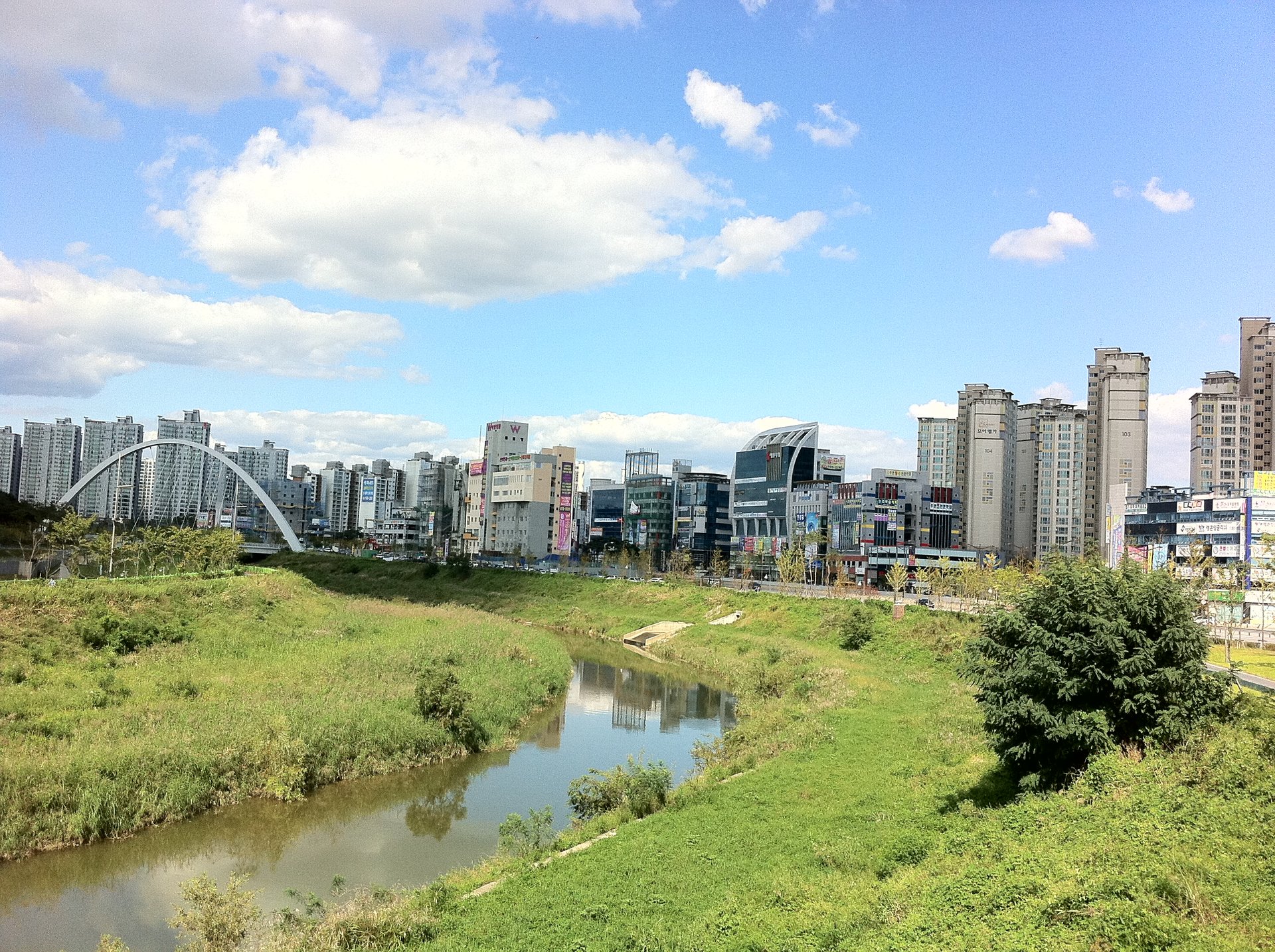 사진: 이명민 (Collapsar NM. L…) · CC BY 3.0 / Wikimedia Commons